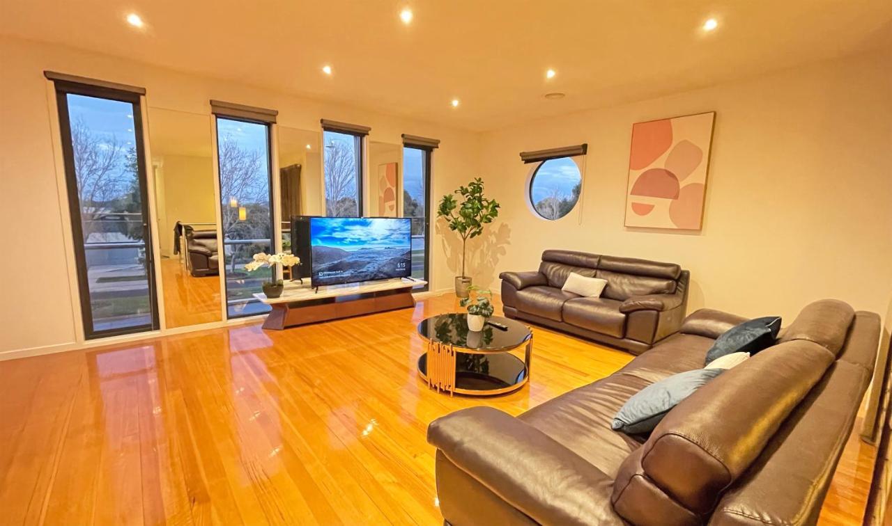 Luxury 7Brm Entire House Lakeview Blackswans Wifi Bbq Resort Point Cook Exterior foto