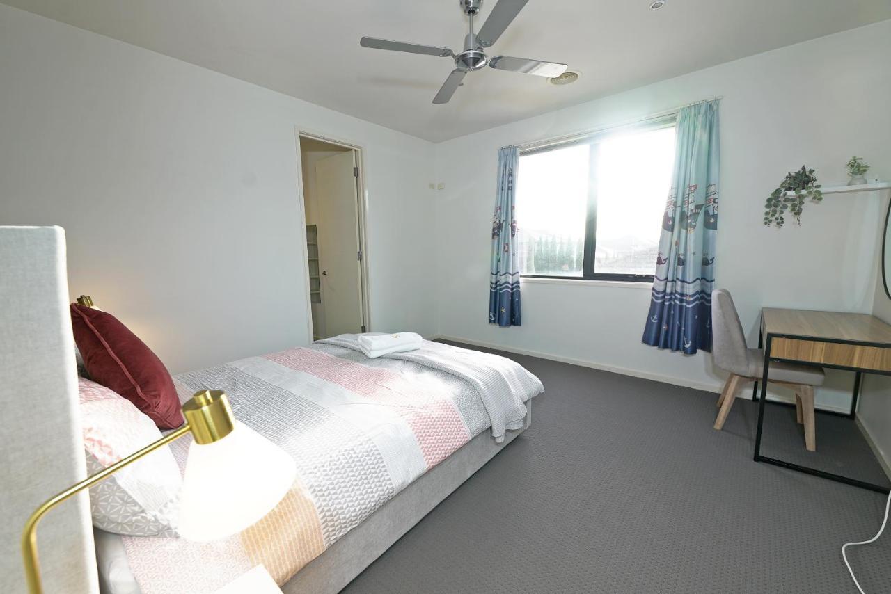 Luxury 7Brm Entire House Lakeview Blackswans Wifi Bbq Resort Point Cook Exterior foto