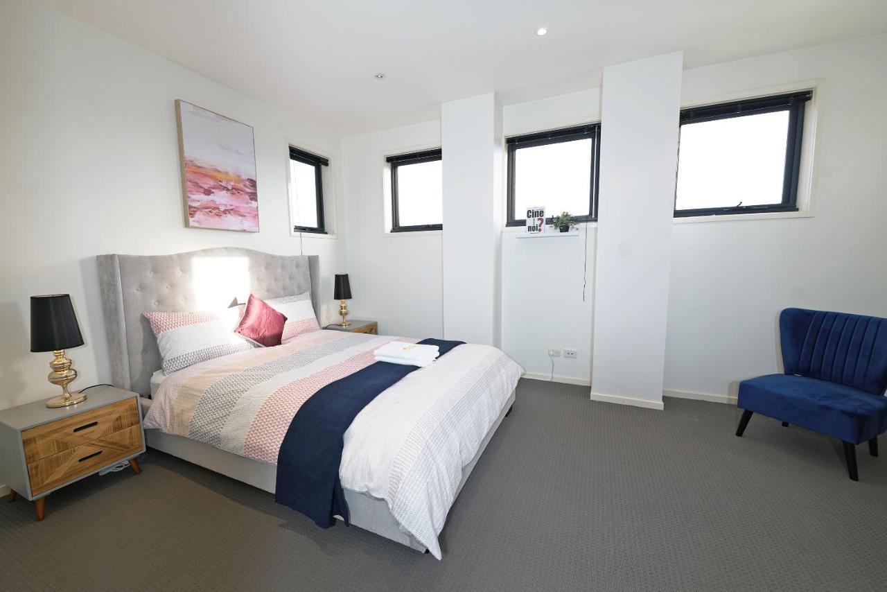 Luxury 7Brm Entire House Lakeview Blackswans Wifi Bbq Resort Point Cook Exterior foto
