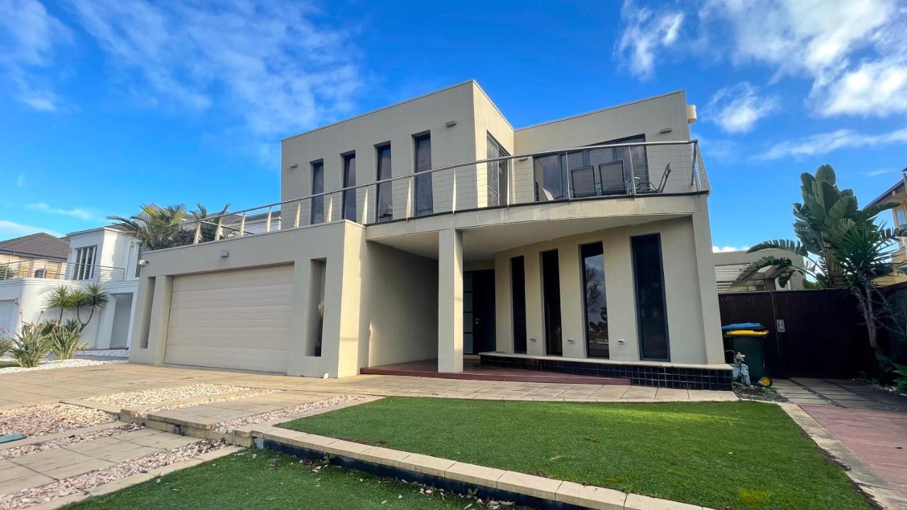 Luxury 7Brm Entire House Lakeview Blackswans Wifi Bbq Resort Point Cook Exterior foto
